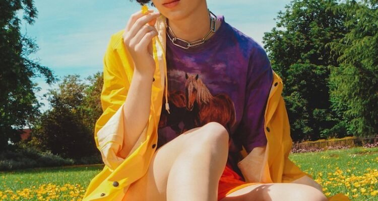 E^ST - “FRESH OUT OF LOVE” press photo